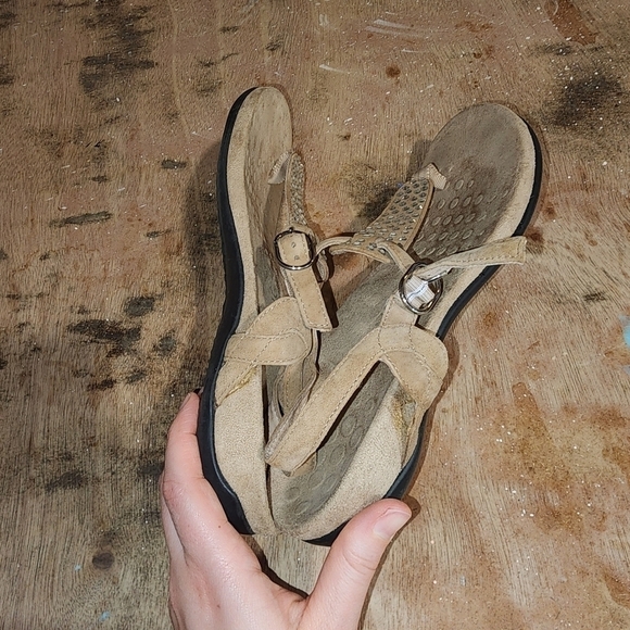 Vionic Tula Tan Sparkly Thing Sandal 9 - Picture 2 of 8